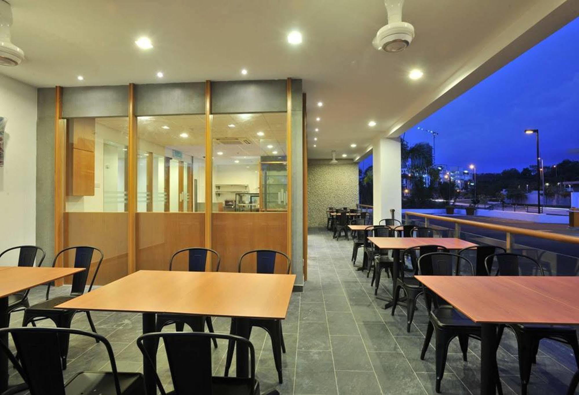 Hotel Primera Suite Cyberjaya Esterno foto