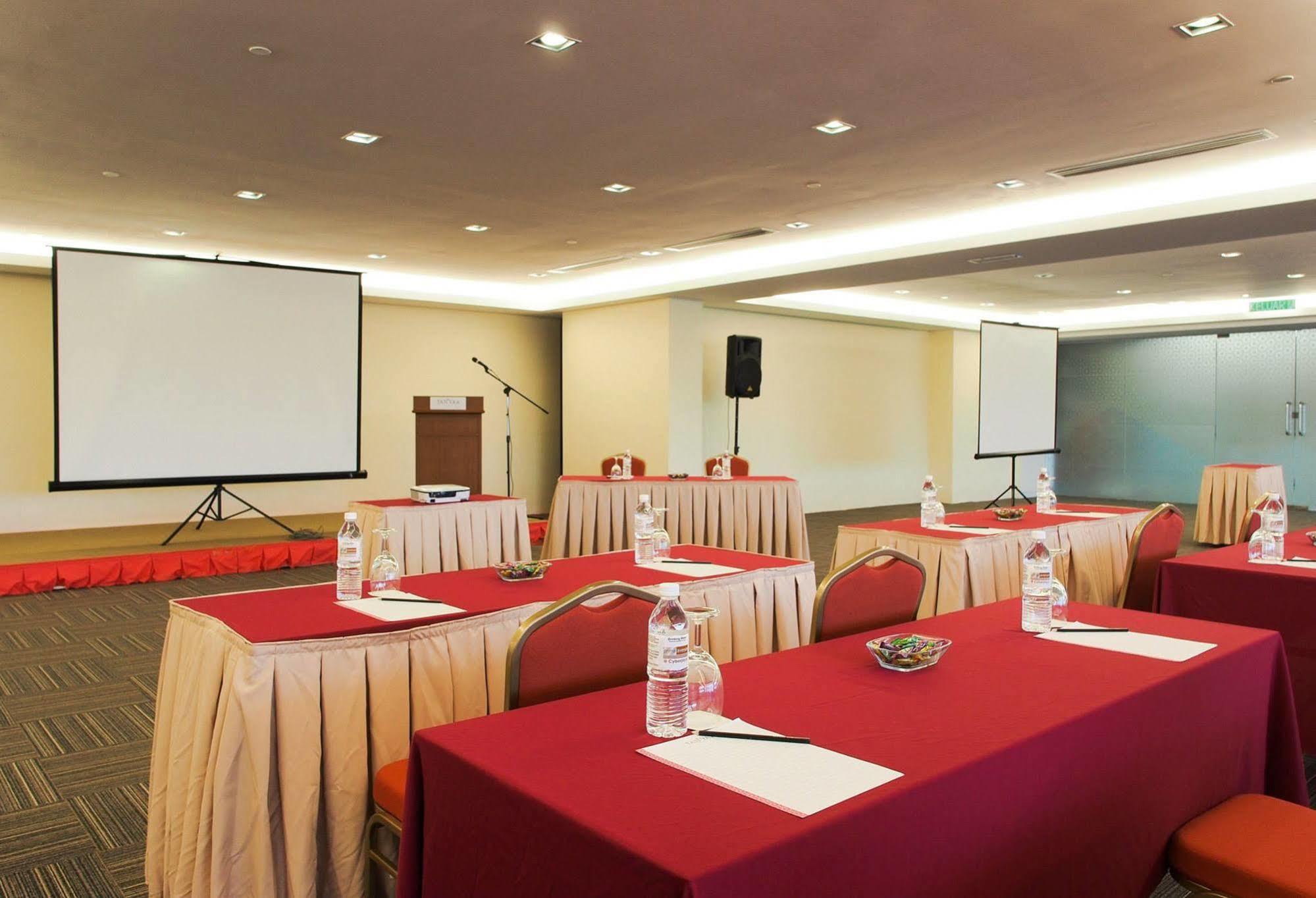 Hotel Primera Suite Cyberjaya Esterno foto